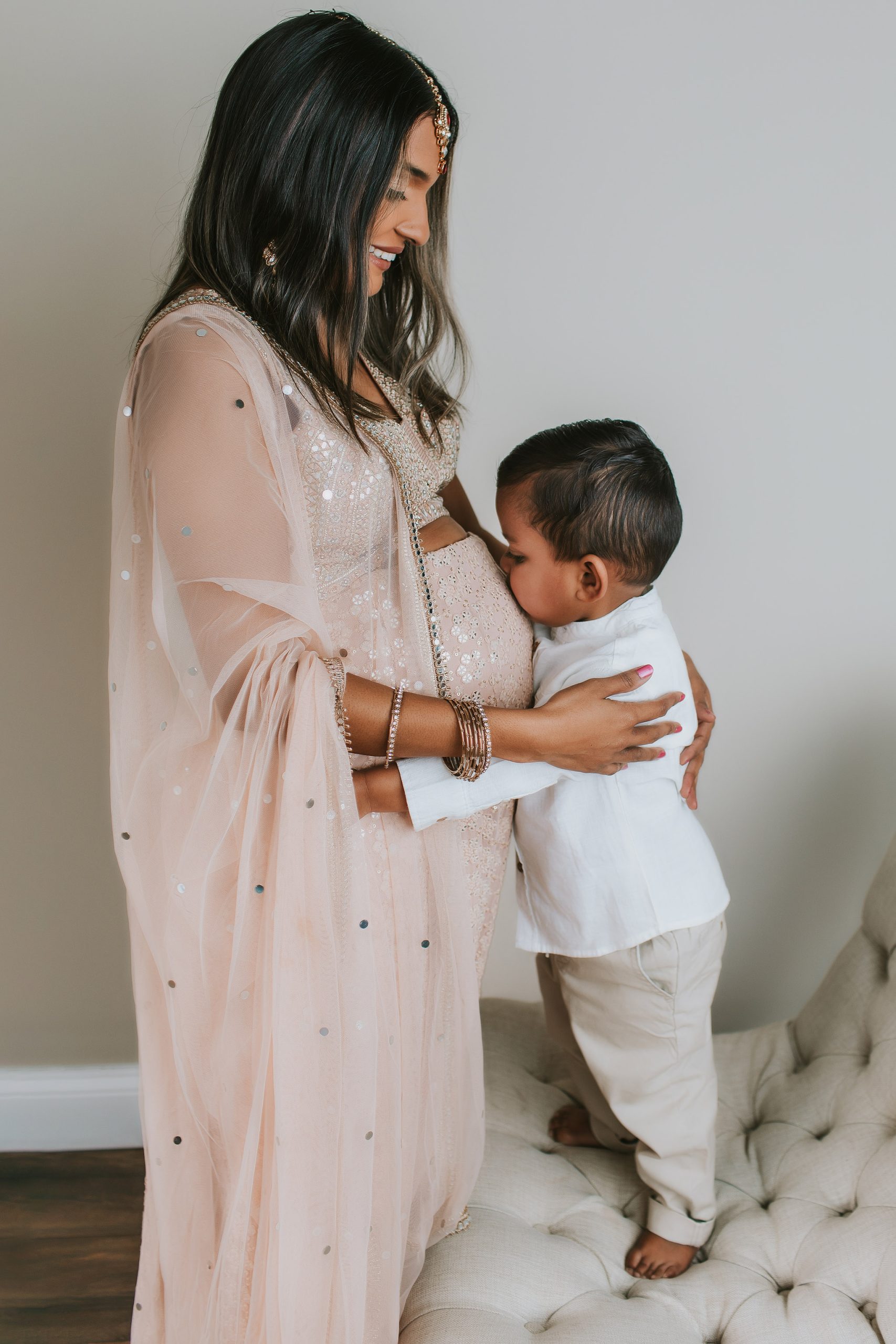 maternity session with indian sari