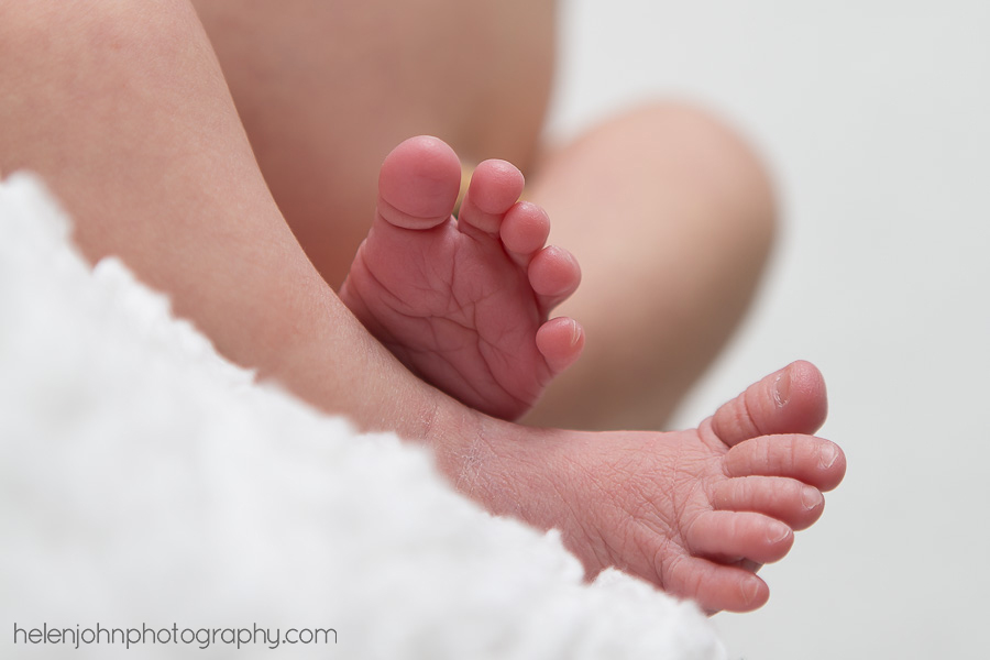 Newborn baby toes