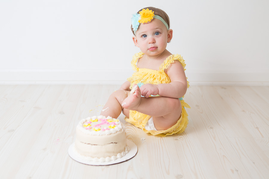 12 month old girl cake smash