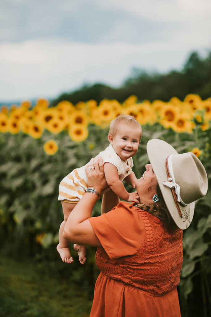mom and baby sunflower session
